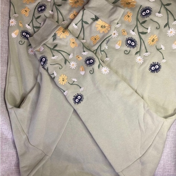 XL Our Universe My Neighbor Totoro Forest Spirits Embroidered Crewneck - Picture 4 of 6
